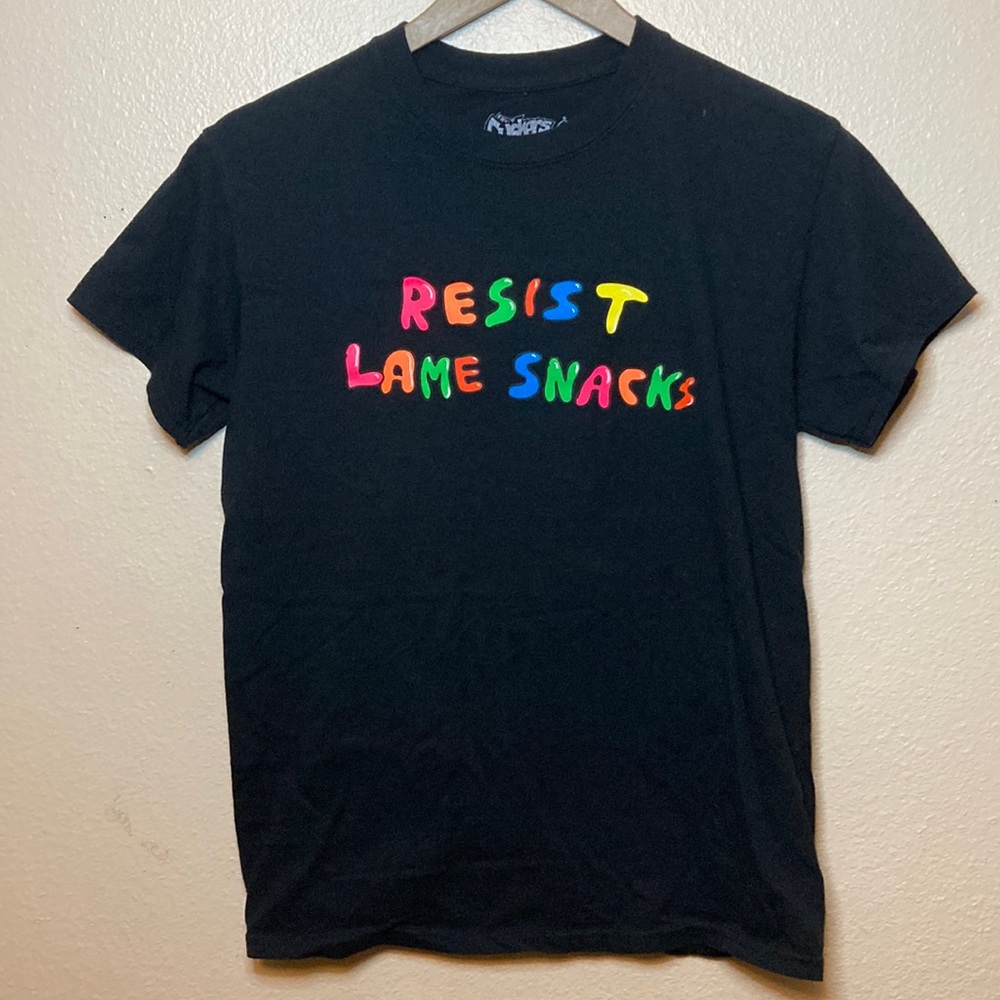 “Resist lame snacks” gushers and slushcult shirt